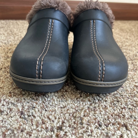 Crocs Cobbler Eva Women's Size 8 Brown Faux Fur Lined Clogs Mules Shoes (11552) - Picture 3 of 11